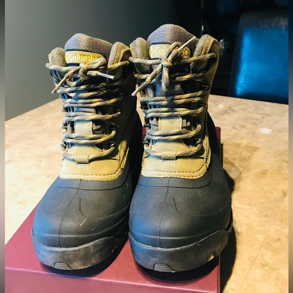 Columbia boots size 6.5 - Picture 3 of 12